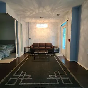 Apartment Luxury Lakefront Condo+free Parking+pool+gym+patio