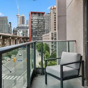 Apartment Cn Tower View With Free Parking, Pool, & Amenities