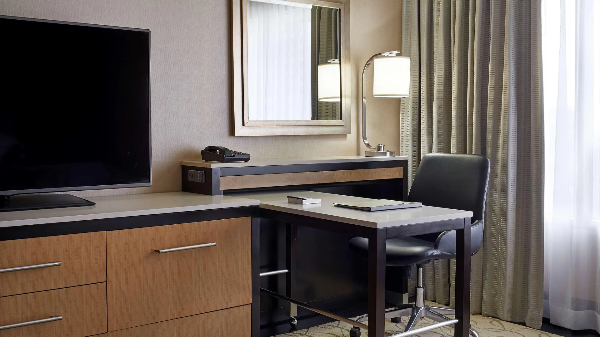 Hilton Toronto Hotel