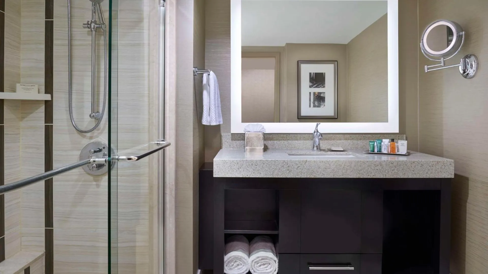 Hilton Toronto Hotel